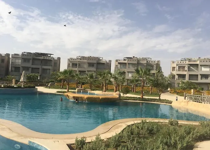 5br Private Garden & Access In Villa *