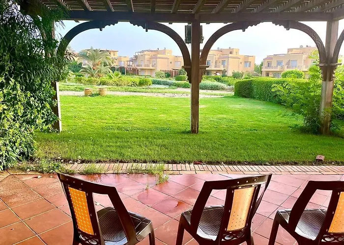 Villa 5br Private Garden & Access In Ajn-Szuhna