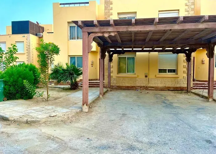 5br Private Garden & Access In * Ajn-Szuhna