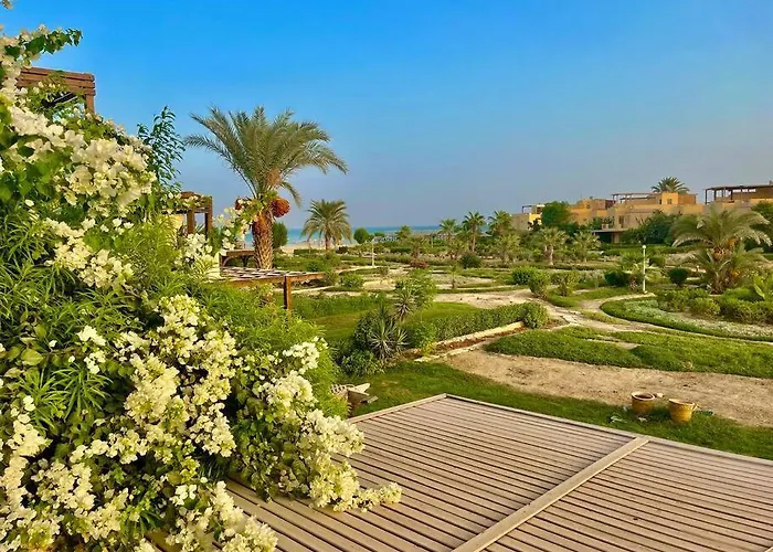 Villa 5br Private Garden & Access In *