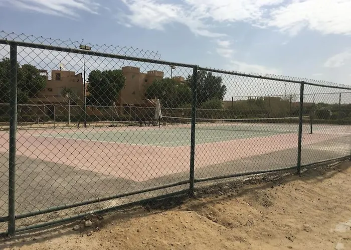 5br Private Garden & Access In Villa
