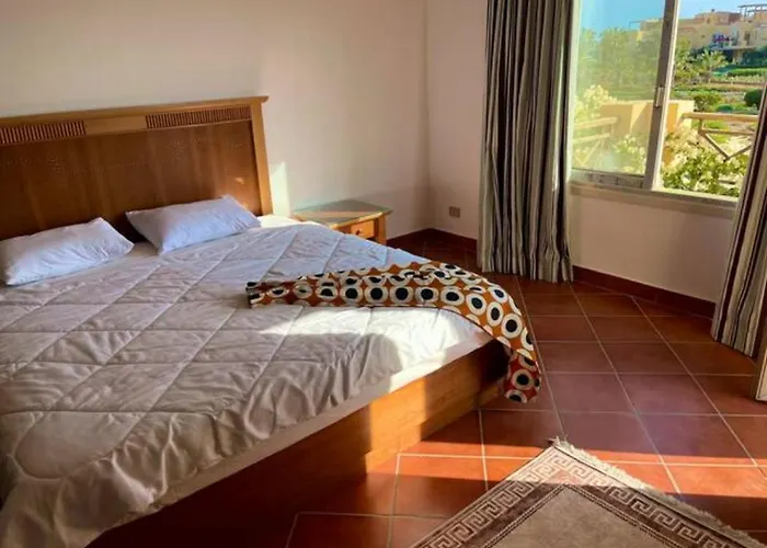 5br Private Garden & Access In Villa *