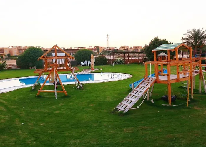 5br Private Garden & Access In Villa *