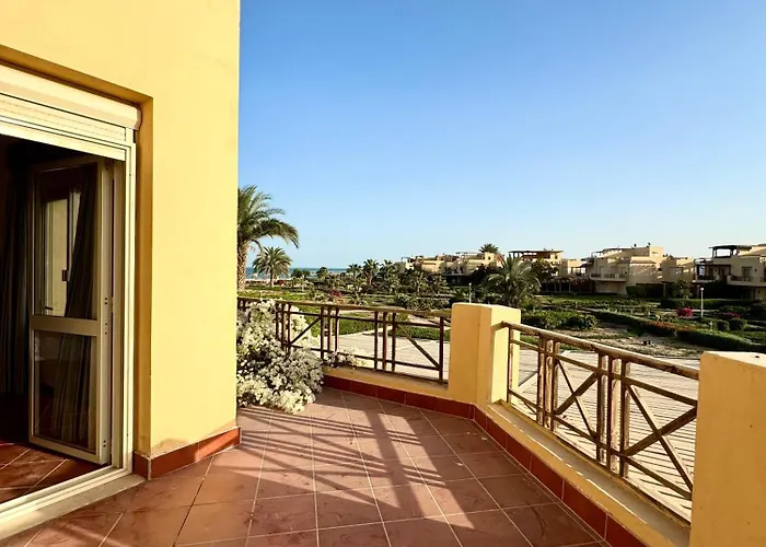 5br Private Garden & Access In * Ajn-Szuhna