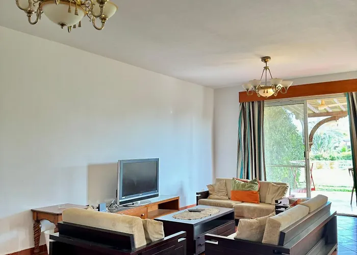 5br Private Garden & Access In