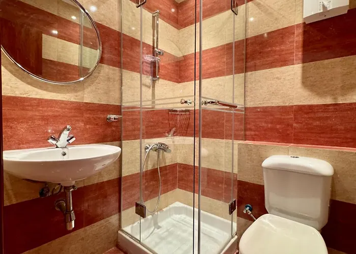 5br Private Garden & Access In *