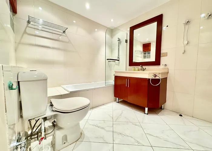 Villa 5br Private Garden & Access In