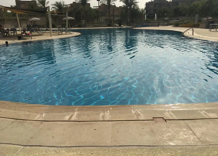 5br Private Garden & Access In Villa Ajn-Szuhna