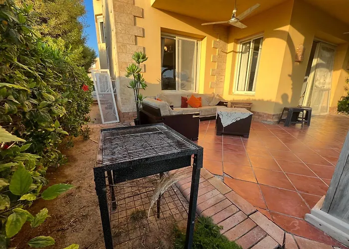 5br Private Garden & Access In Ajn-Szuhna